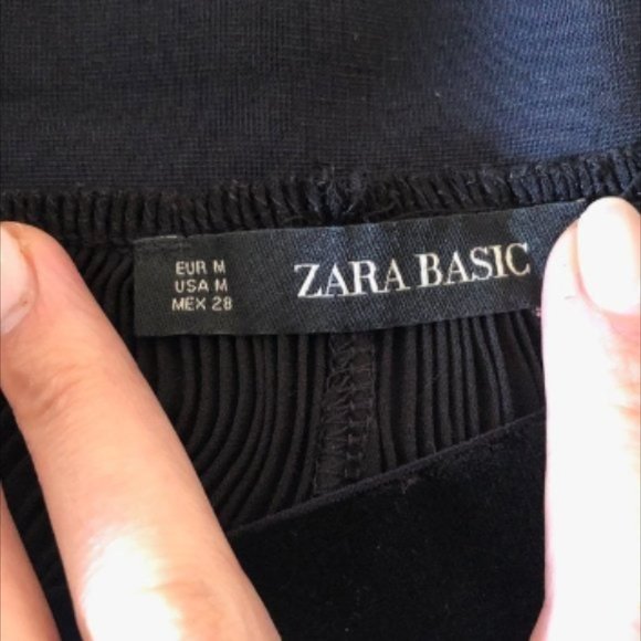 Zara Black Accordion Pleated Pants - Picture 3 of 4